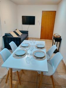 Departamento de categoría ubicado en microcentro para cuatro personas con cochera incluida