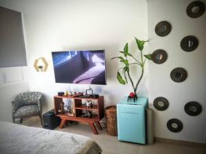 Beautiful 2B 2Br OceanLagoon View Pool Gym