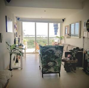 Beautiful 2B 2Br OceanLagoon View Pool Gym