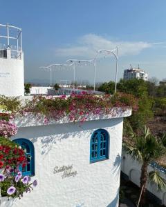 SANTORINI HẠ LONG VILLA - VENUE TRAVEL