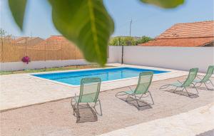 2 Bedroom Lovely Apartment In Danilo 