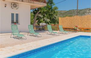 2 Bedroom Lovely Apartment In Danilo