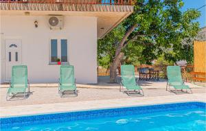 2 Bedroom Lovely Apartment In Danilo