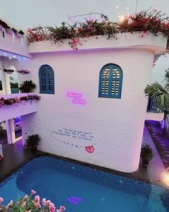 SANTORINI HẠ LONG VILLA - VENUE TRAVEL