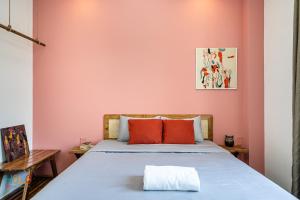 HoLo Central Saigon - Serviced HomeStay