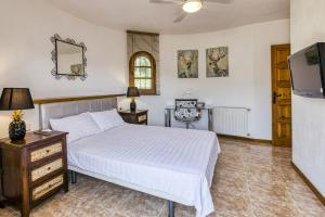 Castell Mirto - villa private pool