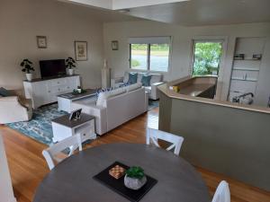 Lake Russell Lakeside Retreat