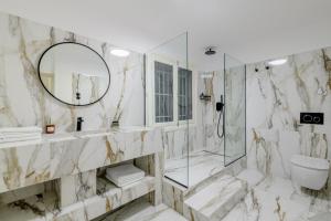 Incomparable Plakas Luxury Apt Private Pool