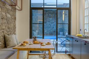Incomparable Plakas Luxury Apt Private Pool