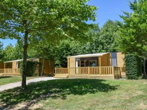 Chalets Cottage on the edge of the fishing pond : photos des chambres