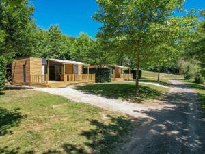 Chalets Cottage on the edge of the fishing pond : photos des chambres