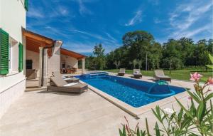 4 Bedroom Gorgeous Home In Pican