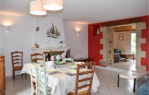 Cozy Home In Pleubian With Wifi