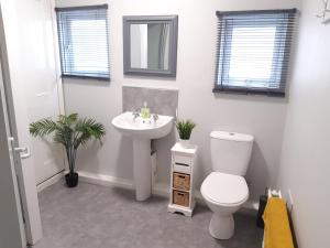 Swansea Townhouse Perfect for contractors Private double rooms