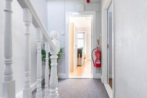 Swansea Beach Townhouse - 350 yard from the beach!