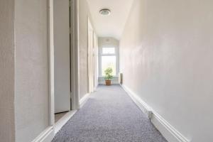 Swansea Beach Townhouse - 350 yard from the beach!