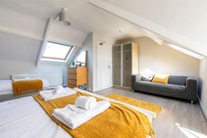 Swansea Beach Townhouse - 350 yard from the beach!