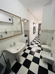 Academy Home - Elegant place next to the Parliament