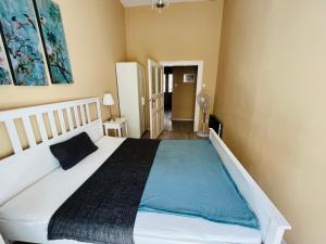 Academy Home - Elegant place next to the Parliament