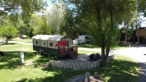 Campings Camping belle riviere : Caravane 