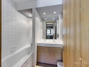 Superbe 3 pièces rénové avec balcons et parking à 150m des pistes - FR-1-398-590