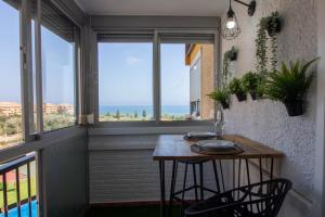 Larios Dos 504. Estudio con vistas al mar cerca de la playa