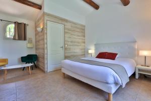 Hotels Logis Hotel & Spa Dejeunez Sous L'Arbre : photos des chambres