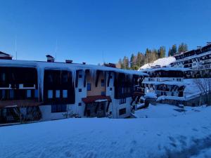 Гранд Манастира Лукс