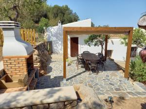 Casa rural Can Rotes con jardin y barbacoa