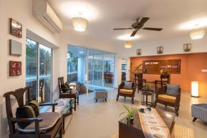 El Cottage by StayVista - An enchanting escape with Scenic views, Colonial decor & Private plunge pool