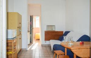 Appartements Beautiful apartment in Royan with 1 Bedrooms : photos des chambres