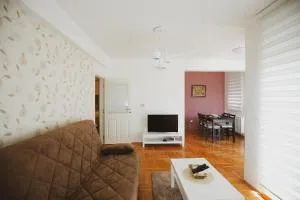 Apartman 4, Sinđelićeva 40 - Čairovići
