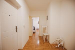 Apartman 4, Sinđelićeva 40
