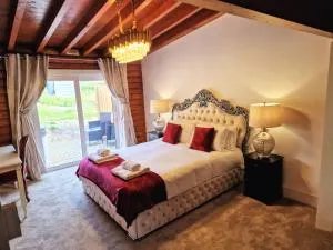 Kaoglen-Spruce-Hot Tub-Forrest Setting-Pet Friendly - Kirkmichael