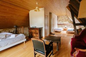 Maisons d'hotes Logis de Poellier : Chambre Quadruple Premium