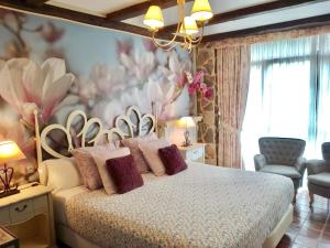 Family Two-Bedroom Suite with Jacuzzi room in La Casa Del Puente