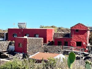 Linda habitacion rustica con jacuzzi Nisdafe en Isora, Isora - El Hierro