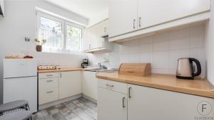 Flatbook Old Town Apartments Stolarska