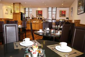 Hotels Hotel Colbert : photos des chambres