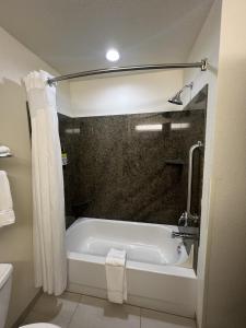 Queen Suite room in Holiday Inn Express & Suites - Omaha I - 80 an IHG Hotel