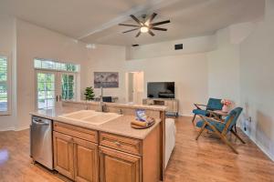 Sunny Brandon Getaway with Fire Pit!