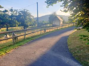 Maisons de vacances Maison de 2 chambres avec vue sur la ville jardin clos et wifi a Saint Remy : photos des chambres