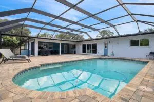 Mango Manor by Bradenton Beach sleeps 10 w pool - Palma Sola Park