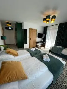 KWARC Restauracja & Pokoje Hotelowe - Ruda Różaniecka