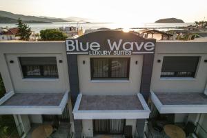 Blue Wave Luxury Suites