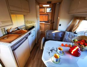 Rent a BlueClassics s Campervan le Voyageur In Algarve au Portugal