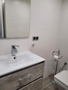 Precioso alojamiento con piscinas