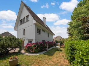 Maisons de vacances Spacious holiday home in Isigny-sur-Mer with garden : photos des chambres