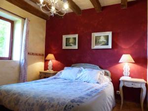 Maisons de vacances Gite Le Brethon, 3 pieces, 4 personnes - FR-1-489-238 : photos des chambres