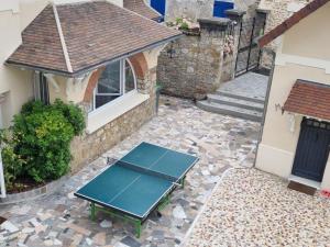 Gîte de Charme à Senlisse: Confort Haut de Gamme, Parc Arboré, Cheminée, Wifi Gratuit, Proche Châteaux - FR-1-527-9